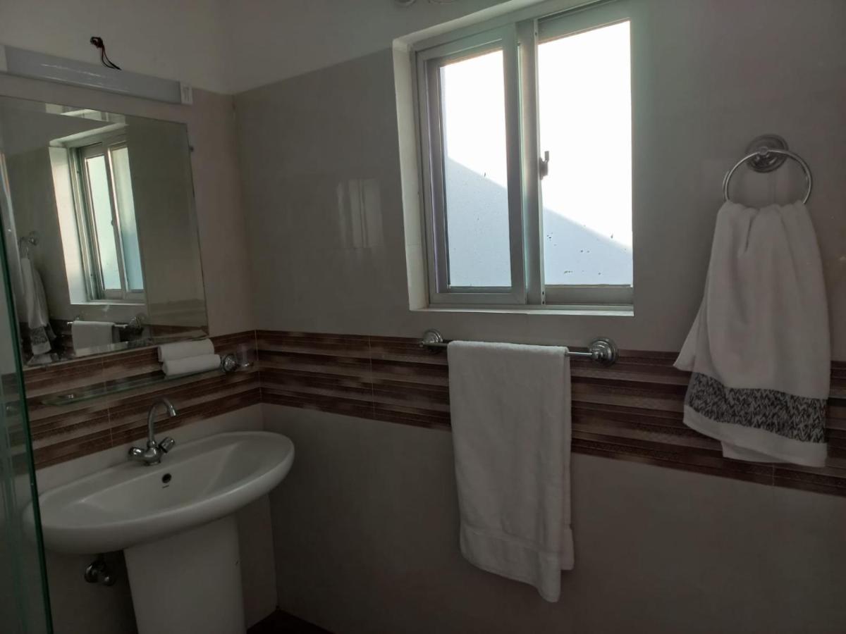 White House Residencia Hotel Rawalpindi Buitenkant foto